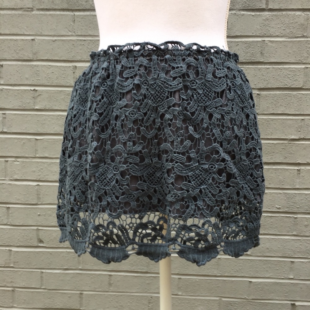 FREE PEOPLE CROCHETED MINI SKIRT SIZE M